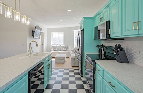 Pocatello Apartment | Pocatello: Retro 2 bed 2 bath