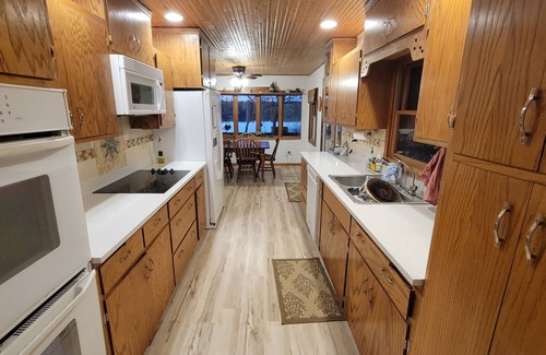 Lowry House | Pocket Lake Large Family Home