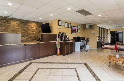 Delaware Water Gap Hotel | Pocono Inn & Banquet - Stroudsburg