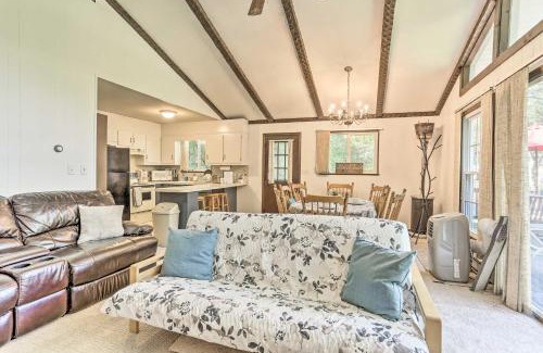 Pocono Lake House | Pocono Lake House - Walk to Arrowhead Lake!