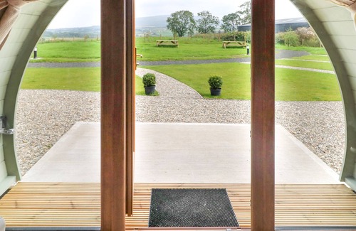 Armoy Cottage | POD 6, romantic, with hot tub in Ballycastle