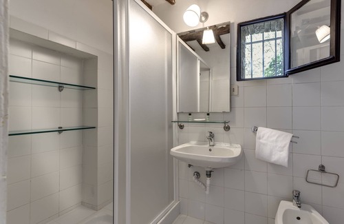 Mensanello Bed & Breakfast | Podere Fontediaccia-whole farmhouse for 17 people