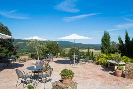 Simignano Apartment | Podere La Castellina