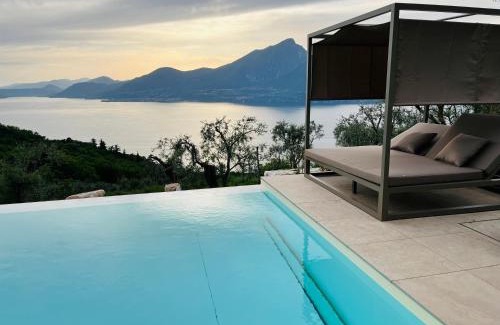 San Zeno di Montagna Villa | Podere Sabaina, Private Villa mit Pool, Seeblick und 3 Wohneinheiten zur Alleinnutzung