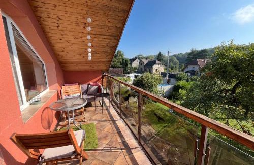 Ostrava House | Podkrovní apartmán s balkónem