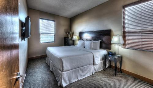 Grande Prairie Hotel | Podollan Inn & Spa - Grande Prairie
