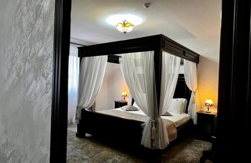 Bacau Hotel | Podu' Cu Lanturi