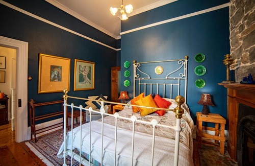 Stanley Bed & Breakfast | Poet's Cottage Stanley