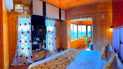 Srechan Hotel | Poet's Inn