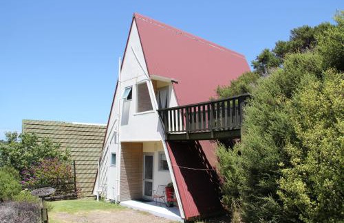 Amodeo Bay Ski Chalet | Pohutukawa Coastal Chalets