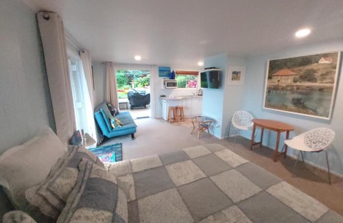 Russell Apartment | Pohutukawa Cottage Russell