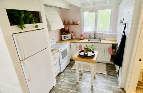 Old Lyme Cottage | Point O Woods Cottage