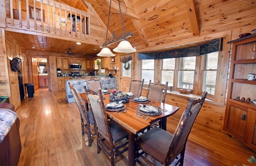 Ridges Over the Lake Cabin | Point of View-Amazing Views-Hot Tub- Pool Table- Wifi- Firepit