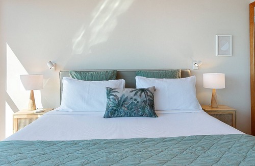 Apollo Bay Villa | Point of View Villa 5 of 5 Absolute Ocean Views