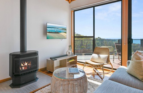 Apollo Bay Villa | Point of View Villa 5 of 5 Absolute Ocean Views