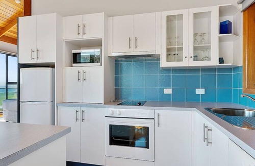 Apollo Bay Villa | Point of View Villa 1 of 5 - Luxury for Couples
