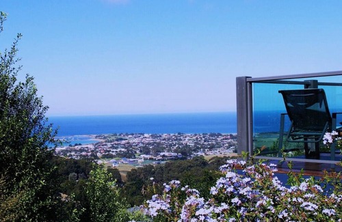 Apollo Bay Villa | Point of View Villa 1 of 5 - Luxury for Couples