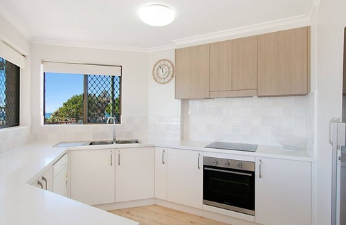 Bilinga Apartment | Point View Lodge 2 - Ground Floor Beachfront Bilinga