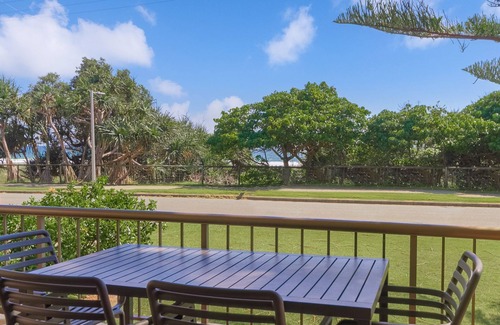 Bilinga Apartment | Point View Lodge 2 - Ground Floor Beachfront Bilinga
