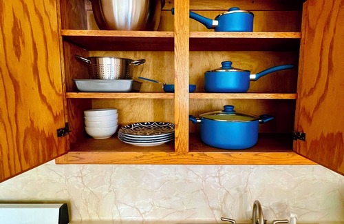 New Roads House | Pointe Breeze Kitchenette #14