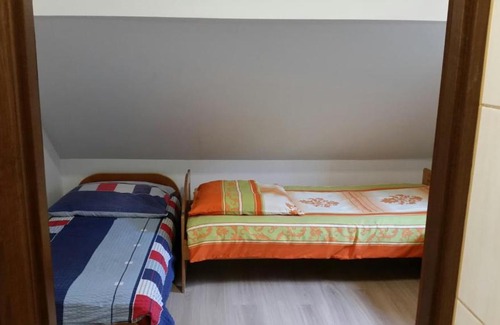 Chocianow House | POKOJE GOŚCINNE U KAROLA I