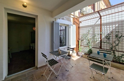 Civitanova Marche House | Pola Rooms - Standard Flowers