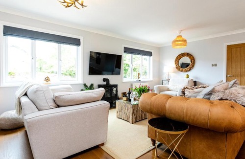 Beadnell House | Polished Pebble