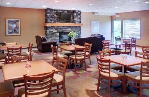 Chetwynd Hotel | Pomeroy Inn and Suites Chetwynd
