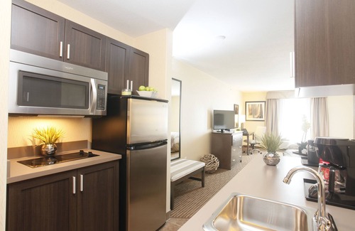 Olds Hotel | Pomeroy Inn & Suites at Olds