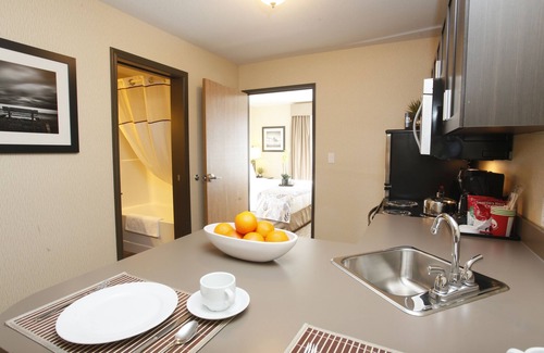 Olds Hotel | Pomeroy Inn & Suites at Olds