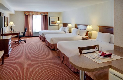Dawson Creek Hotel | Pomeroy Inn & Suites Hotel Dawson Creek