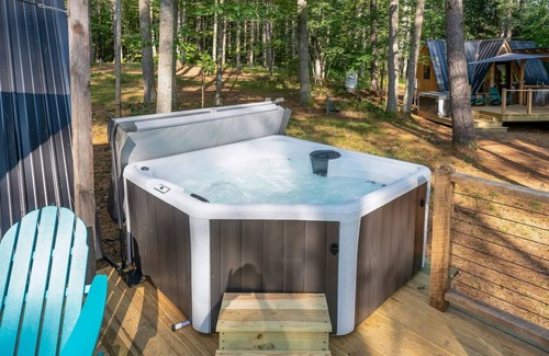 Oxford Cabin | Pond And Pine