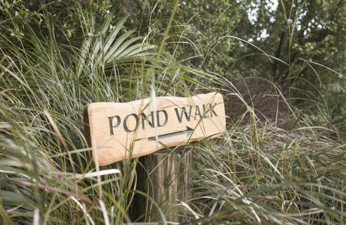 Oakura House | POND COTTAGE - Private & Tranquil