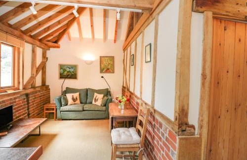 New Forest District House | Pond View