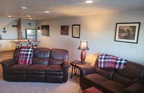 Sioux Falls House | Pond View Retreat,n6 Bedroom, 4 Bath, 3 Level Luxury Home In Sioux Falls.