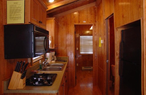 Lotus Resort | Ponderosa Camping Resort One-Bedroom Cabin 2