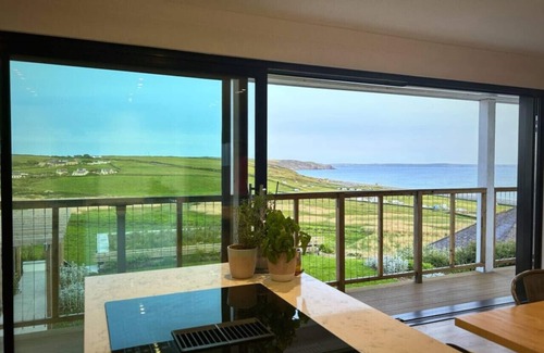 Penycwm House | Ponderosa · Family Beach House - 400m from Newgale Beach.