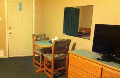 Golden Hotel | Ponderosa Motor Inn
