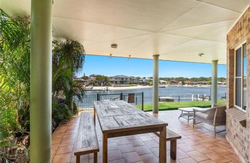 Yamba House | Ponderosa - Pet Friendly Waterfront
