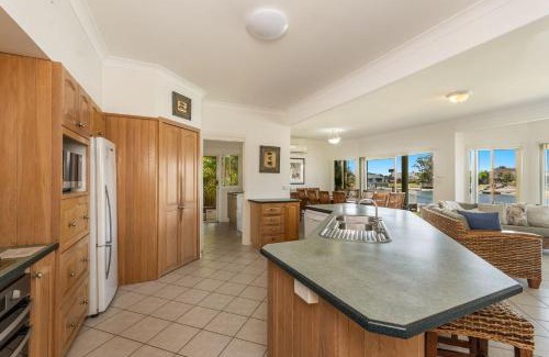 Yamba House | Ponderosa - Pet Friendly Waterfront