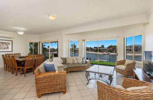 Yamba House | Ponderosa - Pet Friendly Waterfront
