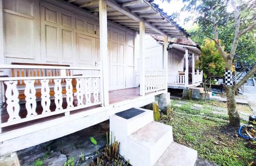 Bangunjiwo Hotel | Pondok Daun D Martin Mitra RedDoorz near UMY