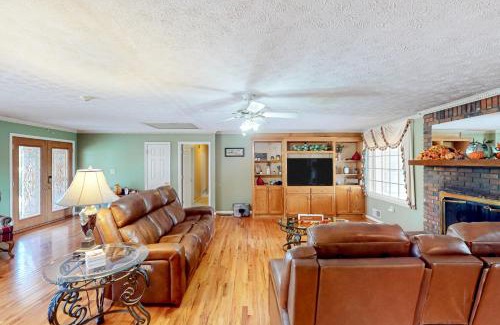 Orchard Hill House | Pondside Lullaby