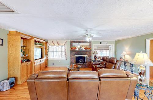 Orchard Hill House | Pondside Lullaby