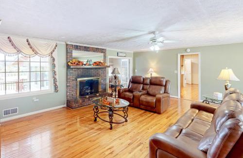 Orchard Hill House | Pondside Lullaby