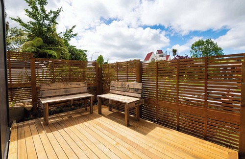 Lynmore Apartment | Ponga Magic Summary: