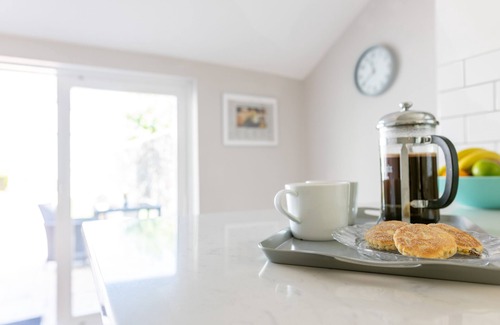 Riverside House | Pontcanna Townhouse FREE PARKING, Just 5 Mins Walk from Cardiff City Centre