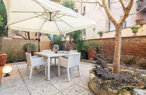 San Lorenzo Apartment | Ponte Rosso Modern in Florence by Mmega