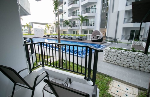 Kram Condo | Pool access Studio, balcony w/garden, High speed Wi-Fi