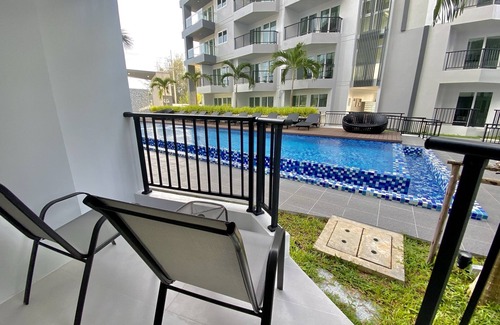 Kram Condo | Pool access Studio room, Wi-Fi w/garden, walking distrance to the beach